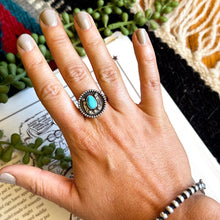 Load image into Gallery viewer, Horseshoe Ring Size 9
