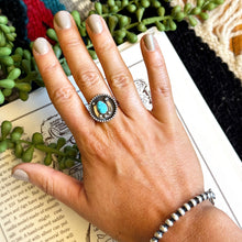 Load image into Gallery viewer, Horseshoe Ring Size 8
