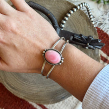 Load image into Gallery viewer, Pink Conch Cuff
