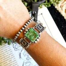 Load image into Gallery viewer, The Horseshoe Statement Cuff
